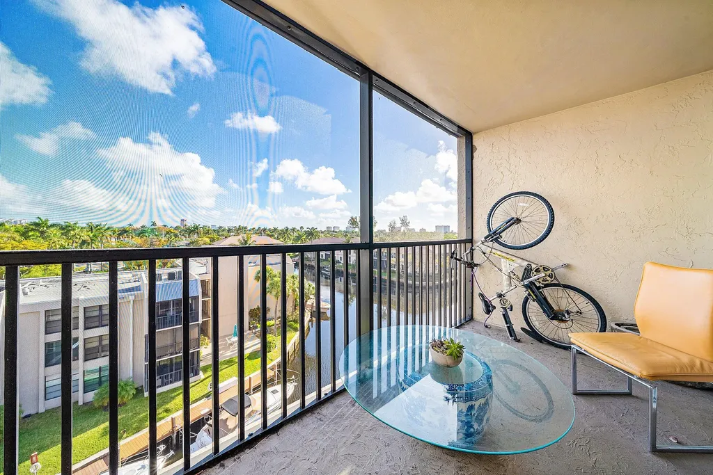 6 Royal Palm Way Boca Raton FL 33432