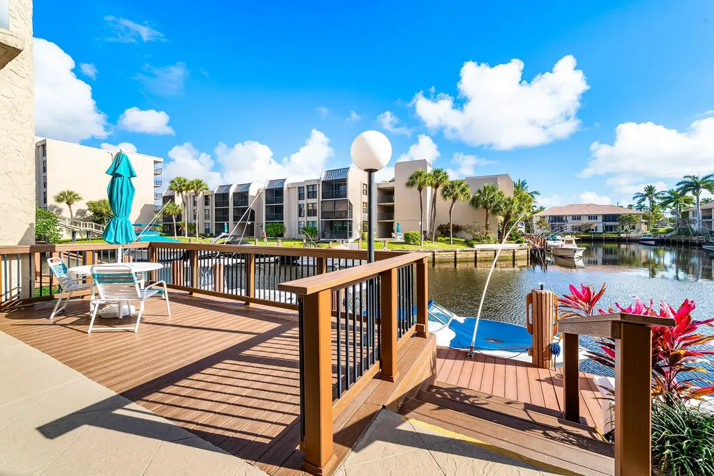 6 Royal Palm Way Boca Raton FL 33432