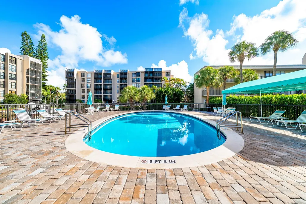 6 Royal Palm Way Boca Raton FL 33432