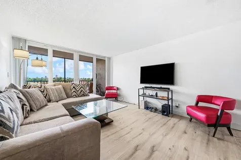6 Royal Palm Way Boca Raton FL 33432