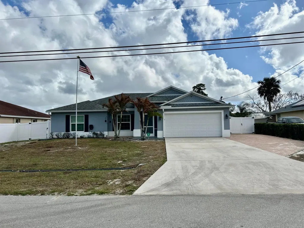1114 SW Bellevue Avenue Port St Lucie FL 34953