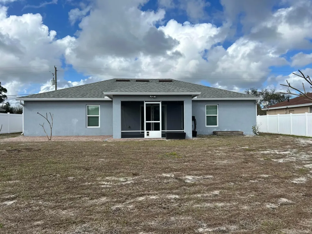 1114 SW Bellevue Avenue Port St Lucie FL 34953