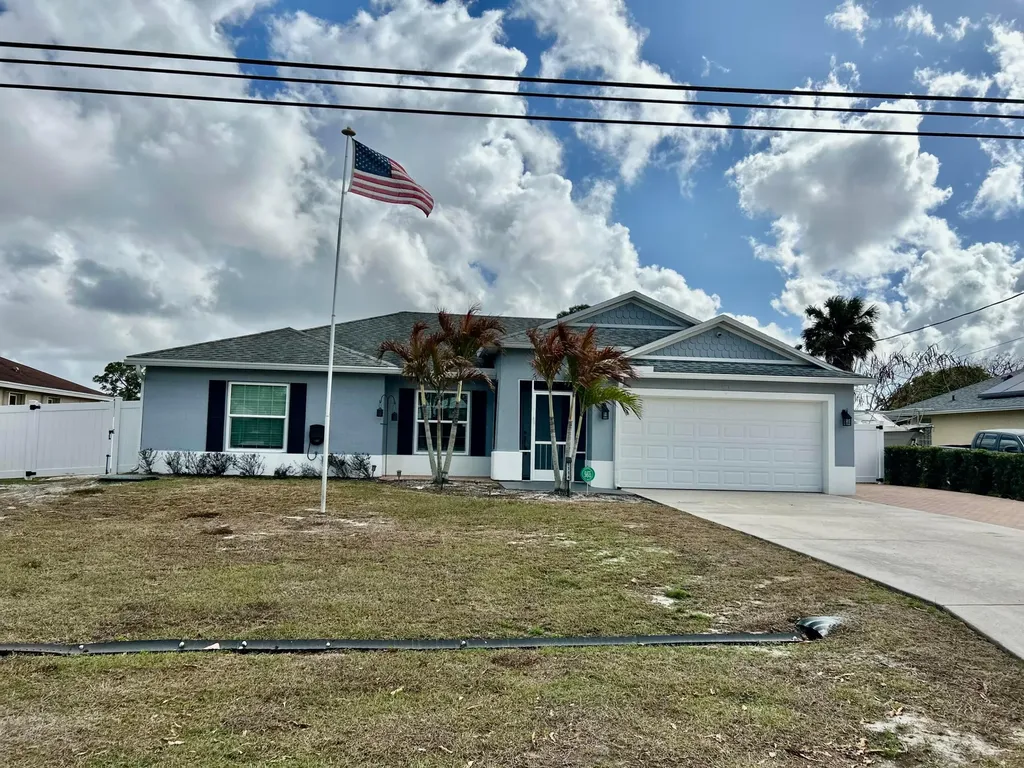 1114 SW Bellevue Avenue Port St Lucie FL 34953