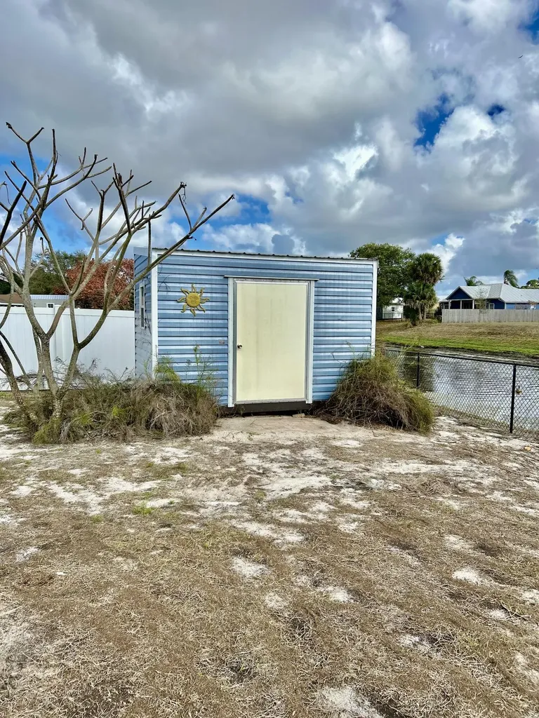 1114 SW Bellevue Avenue Port St Lucie FL 34953
