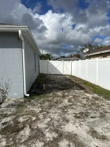 1114 SW Bellevue Avenue Port St Lucie FL 34953