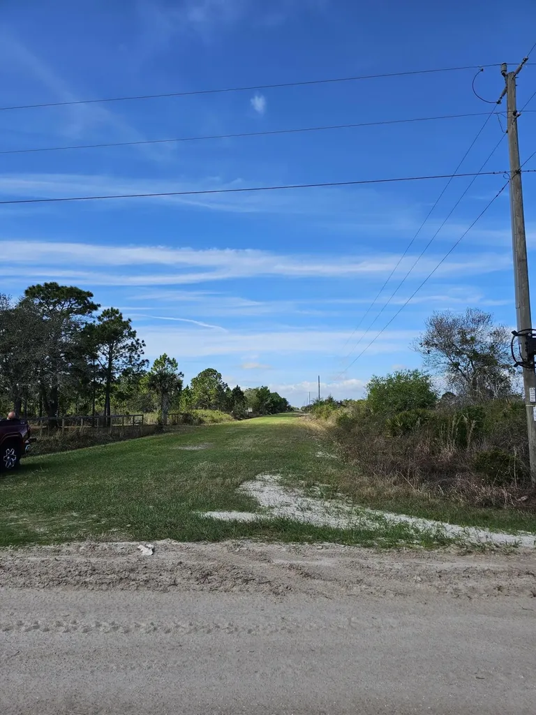 17720 NW 268th Street Okeechobee FL 34972