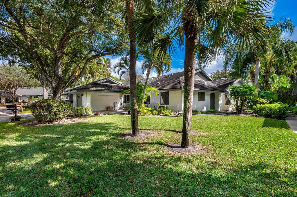 10074 Hickorywood Place Boynton Beach FL 33437