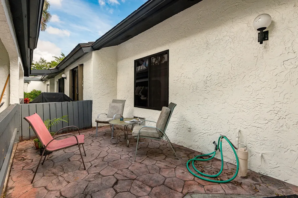 10074 Hickorywood Place Boynton Beach FL 33437