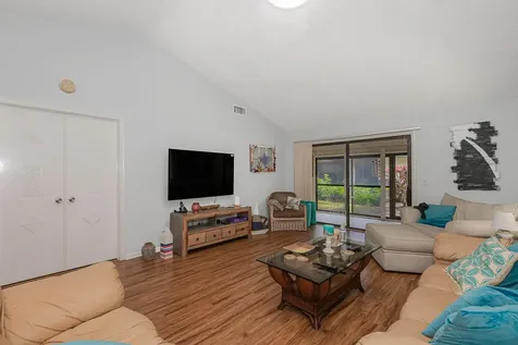 10074 Hickorywood Place Boynton Beach FL 33437