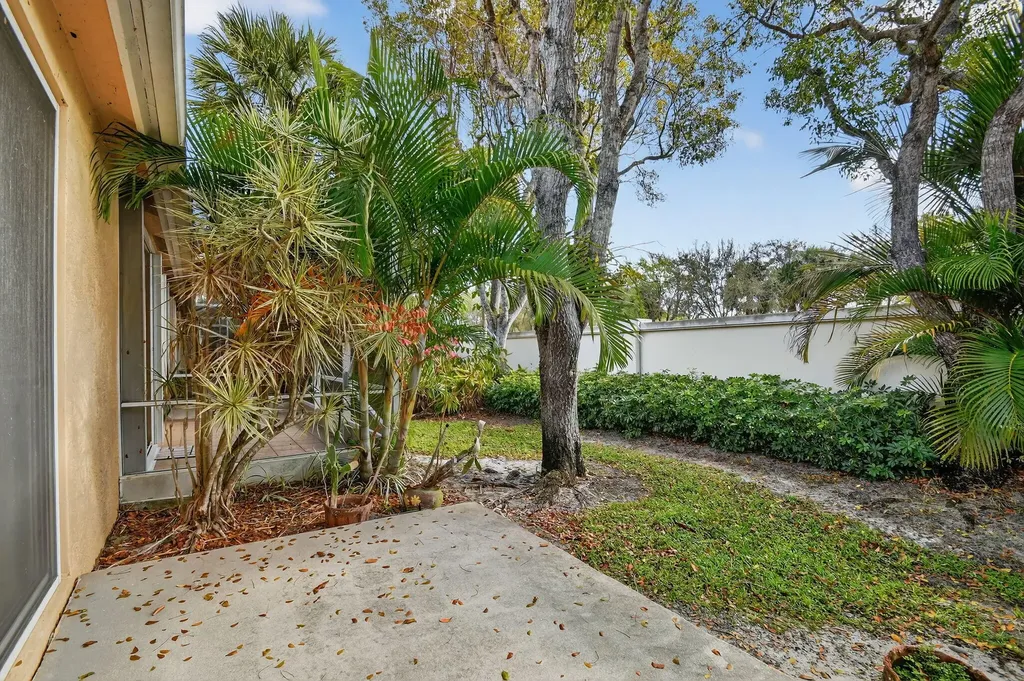 12574 Crystal Pointe Drive Boynton Beach FL 33437
