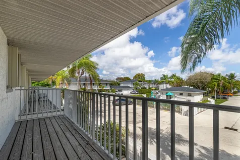 324 W Pine Street Lantana FL 33462