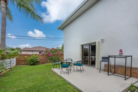 324 W Pine Street Lantana FL 33462