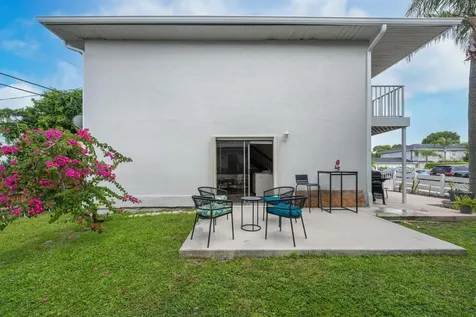 324 W Pine Street Lantana FL 33462