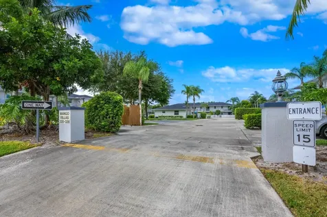 324 W Pine Street Lantana FL 33462