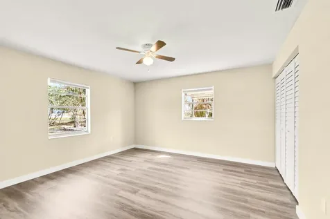 2105 Donald Avenue Fort Pierce FL 34946