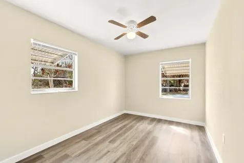 2105 Donald Avenue Fort Pierce FL 34946