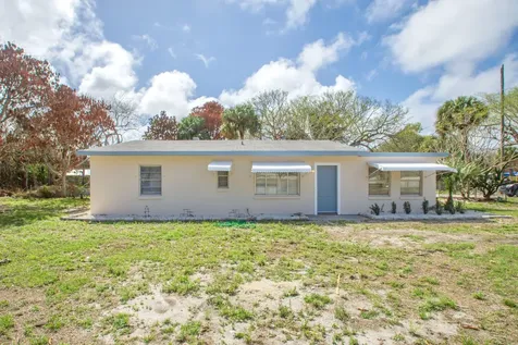 2105 Donald Avenue Fort Pierce FL 34946