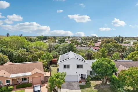 8404 SW 20th Street North Lauderdale FL 33068
