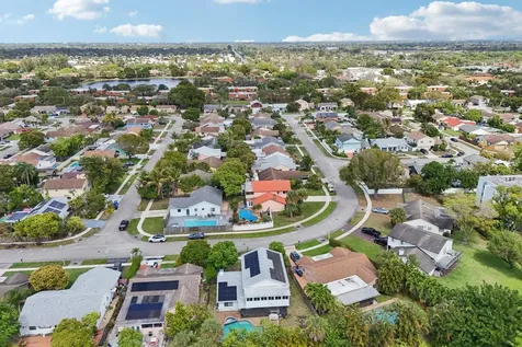 8404 SW 20th Street North Lauderdale FL 33068
