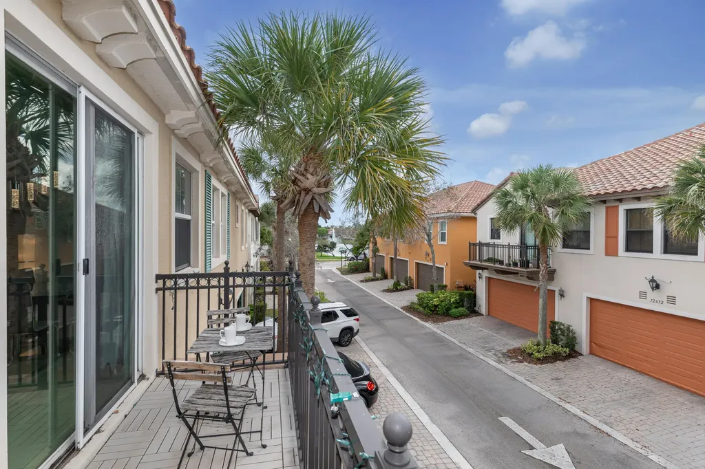 12651 NW 32nd Place Sunrise FL 33323