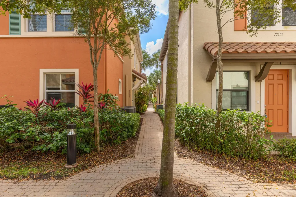 12651 NW 32nd Place Sunrise FL 33323