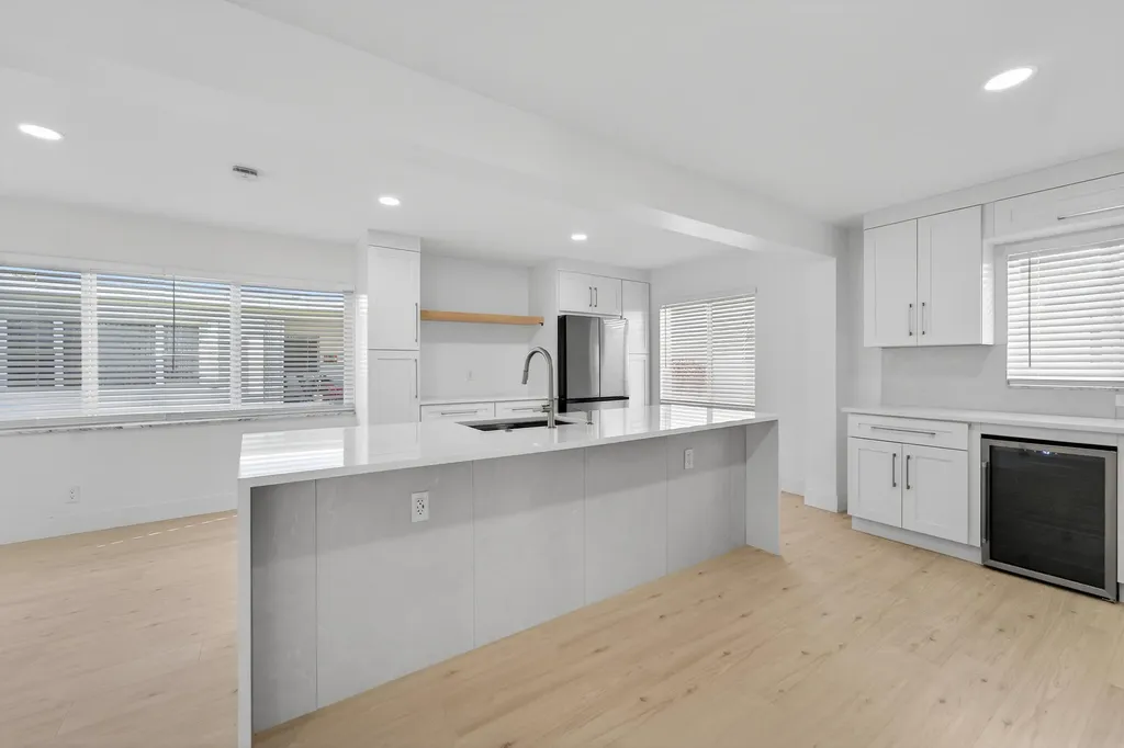 2095 SW 14 Avenue SW Boynton Beach FL 33426