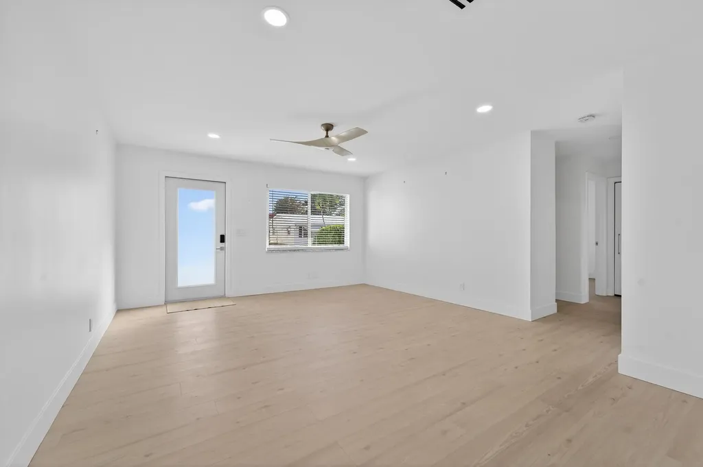 2095 SW 14 Avenue SW Boynton Beach FL 33426