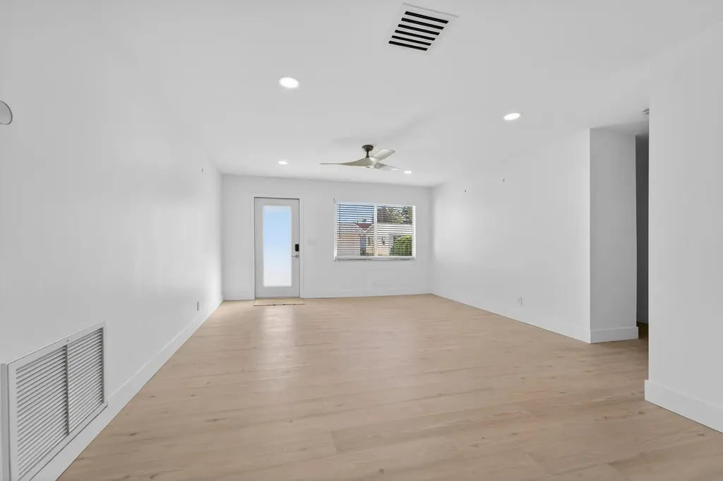 2095 SW 14 Avenue SW Boynton Beach FL 33426