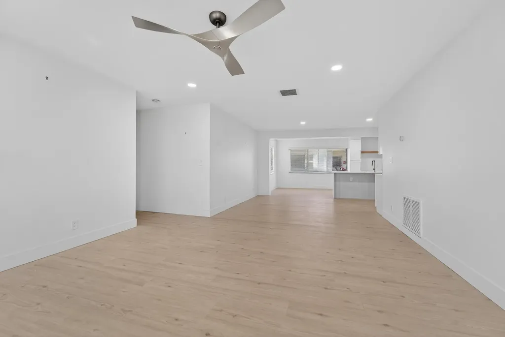 2095 SW 14 Avenue SW Boynton Beach FL 33426