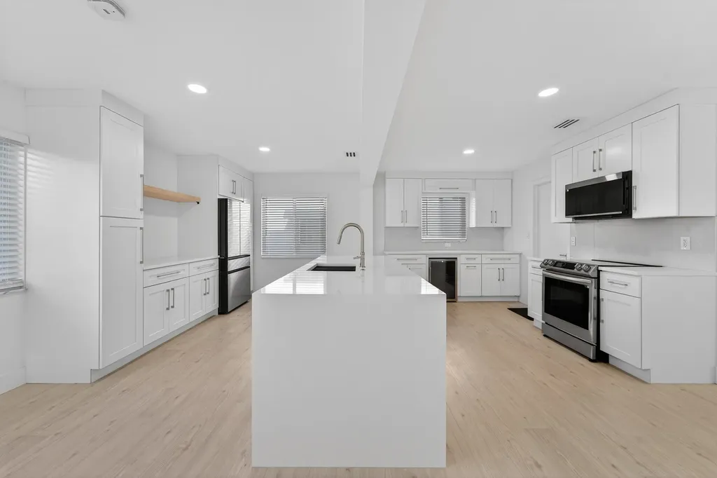 2095 SW 14 Avenue SW Boynton Beach FL 33426
