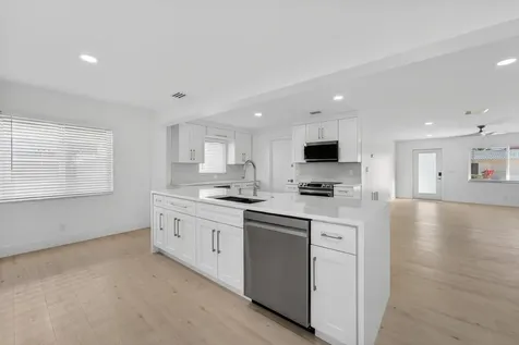 2095 SW 14 Avenue SW Boynton Beach FL 33426