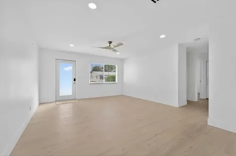 2095 SW 14 Avenue SW Boynton Beach FL 33426