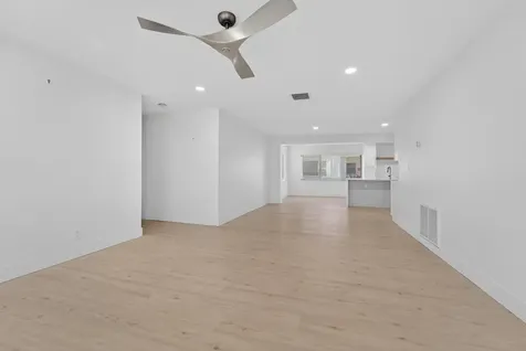 2095 SW 14 Avenue SW Boynton Beach FL 33426