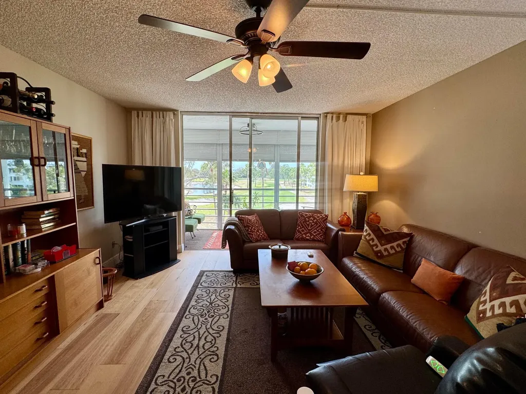 6698 10th Avenue N Greenacres FL 33467