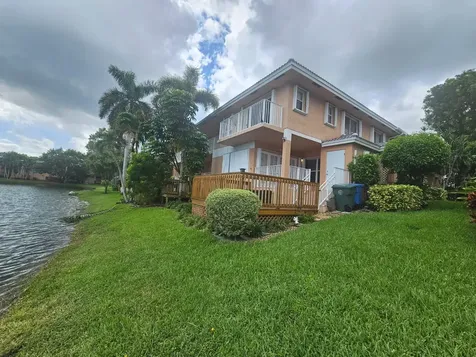3275 NW 44th Street Oakland Park FL 33309