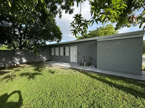 7025 NW 15th Street Plantation FL 33313