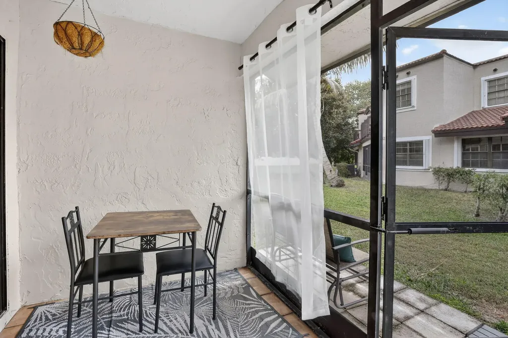 8841 W Sunrise Boulevard Plantation FL 33322
