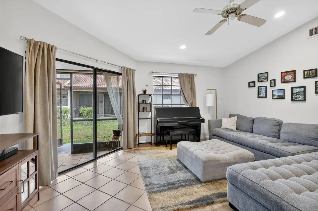 8841 W Sunrise Boulevard Plantation FL 33322
