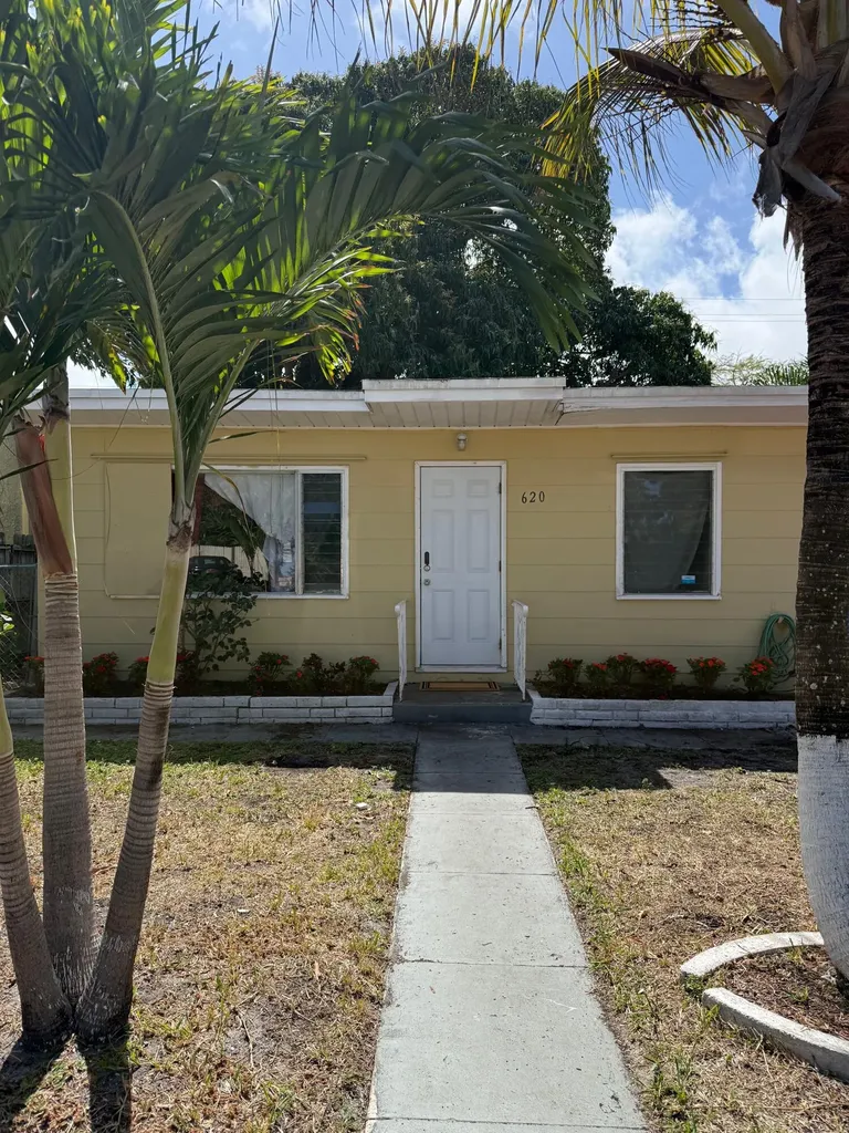620 51st Street West Palm Beach FL 33407
