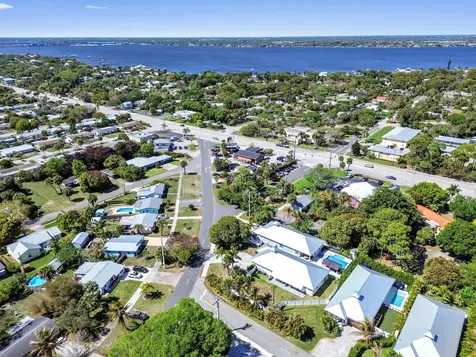 443 SE Dolphin Drive Stuart FL 34996