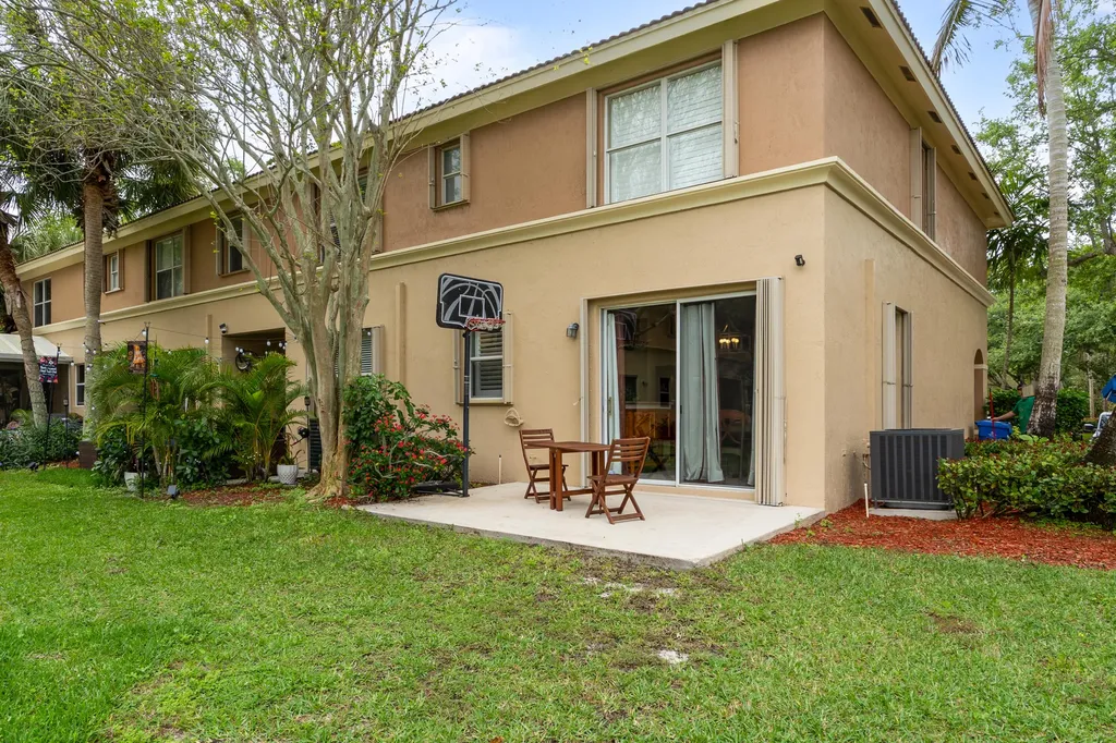 462 Rainbow Springs Terrace Royal Palm Beach FL 33411