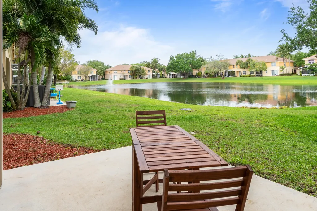 462 Rainbow Springs Terrace Royal Palm Beach FL 33411