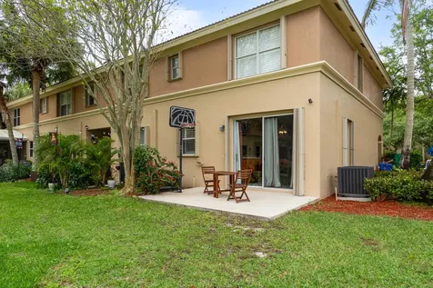 462 Rainbow Springs Terrace Royal Palm Beach FL 33411