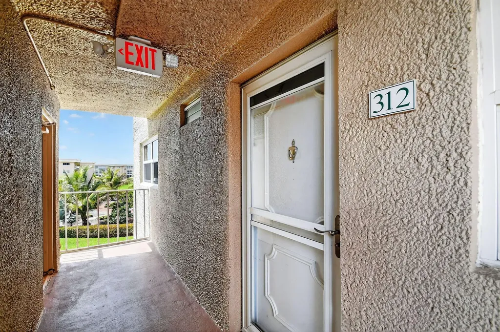 2615 NE 1st Court Boynton Beach FL 33435