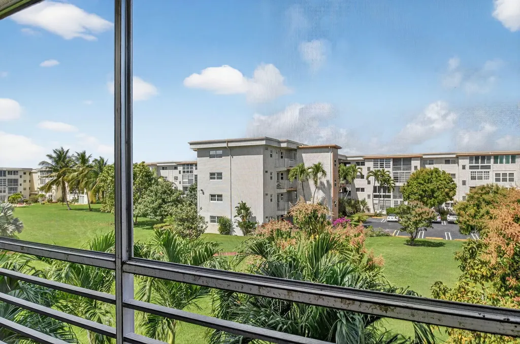 2615 NE 1st Court Boynton Beach FL 33435