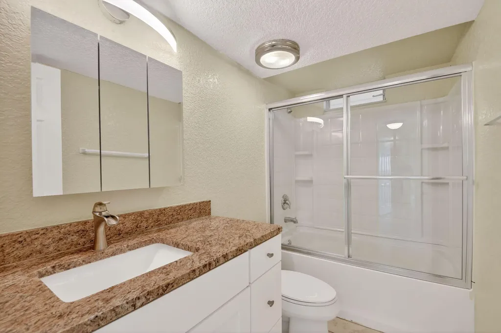2615 NE 1st Court Boynton Beach FL 33435