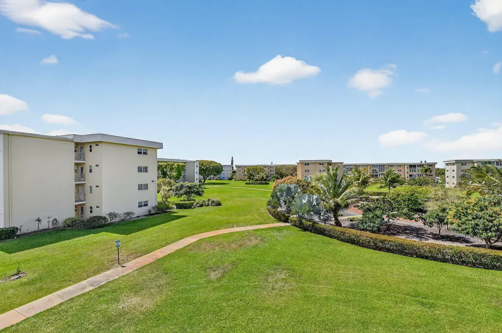 2615 NE 1st Court Boynton Beach FL 33435