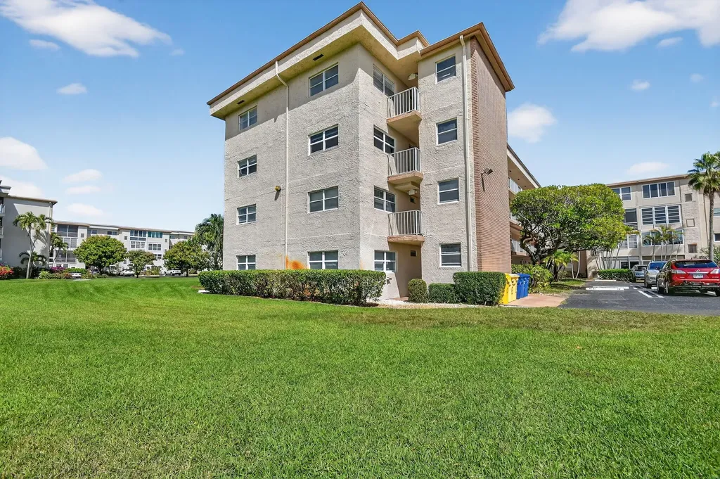 2615 NE 1st Court Boynton Beach FL 33435