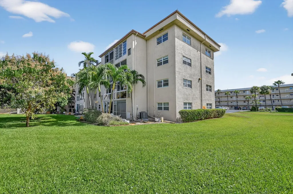2615 NE 1st Court Boynton Beach FL 33435