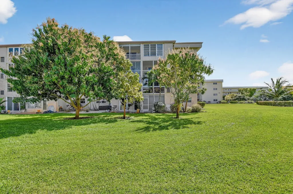 2615 NE 1st Court Boynton Beach FL 33435